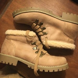 Cliffs by White Mountain NWOT